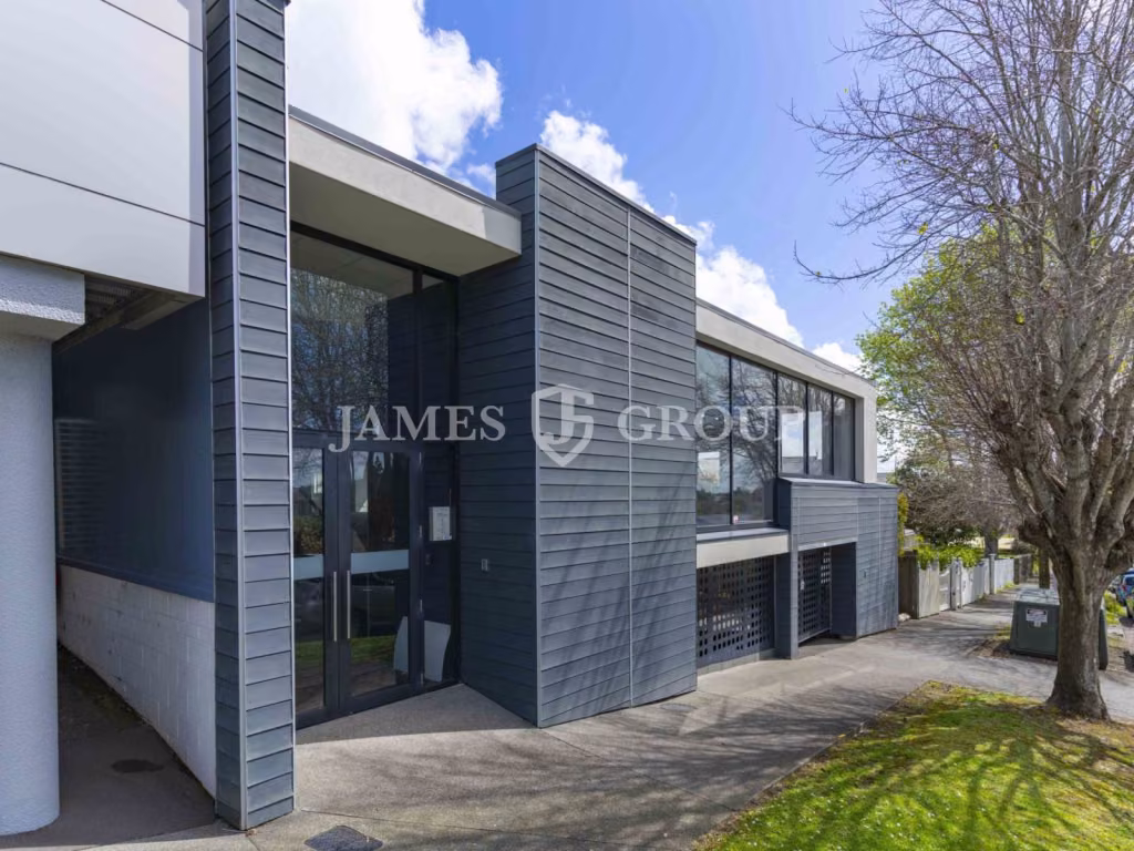 Standalone Epsom Office Ample Car Parking