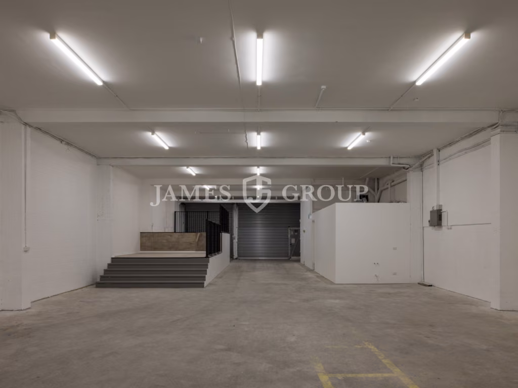 Refurbished Office And Warehouse In Prime Grafton
