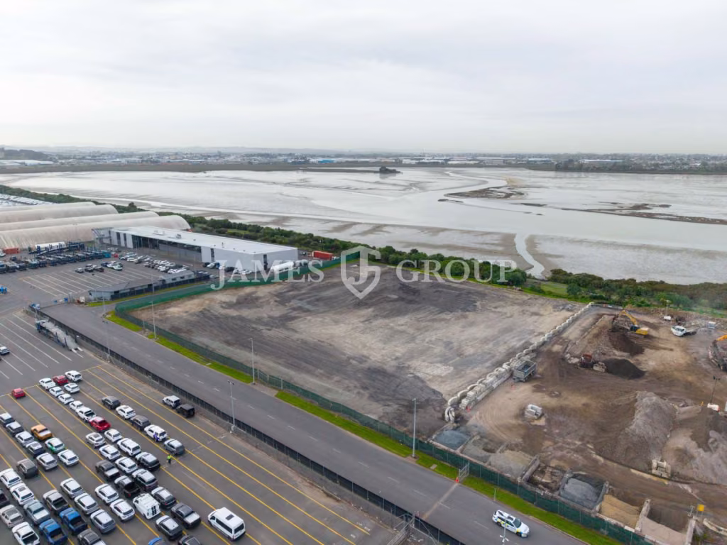 Heavy Industry Yard With Power & Water