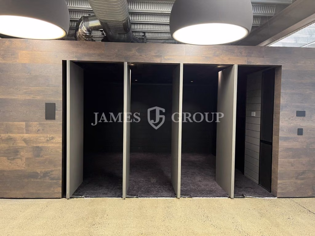 237m² Office With Modern Industrial Character
