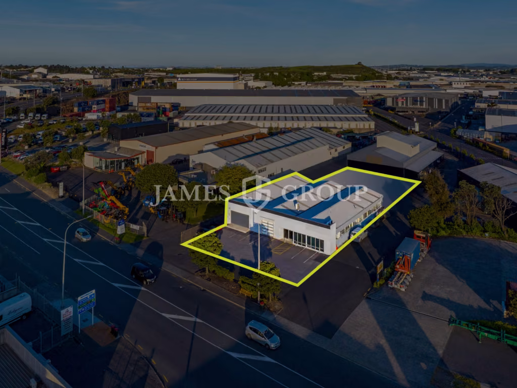 Road Front Warehouse | Exclusive 795m² Yard