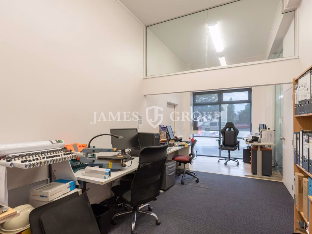 553m² Henderson Industrial | Available Now