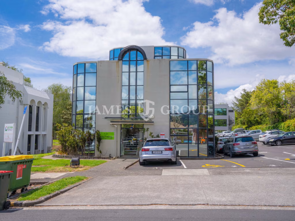 Cost Effective Epsom Office 20 Car Parks