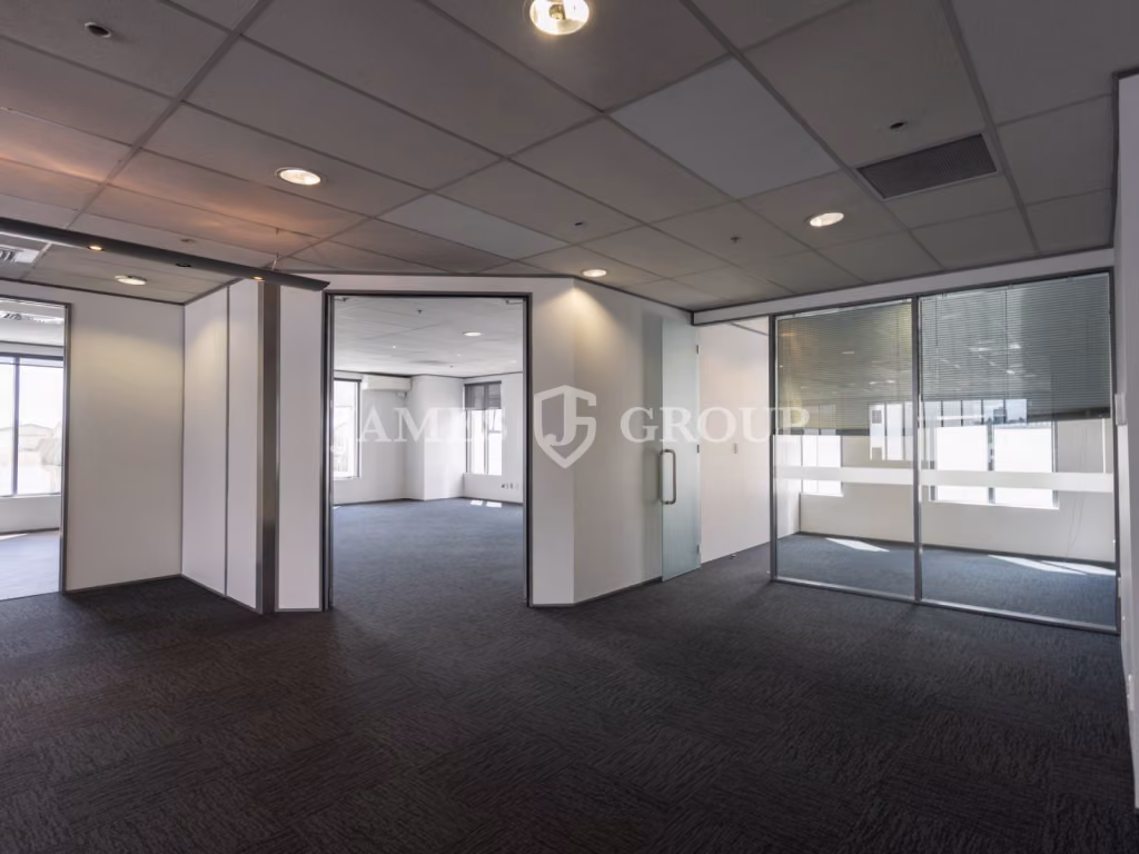 Mordern Broadway Office With Mutiple Meeting Rooms