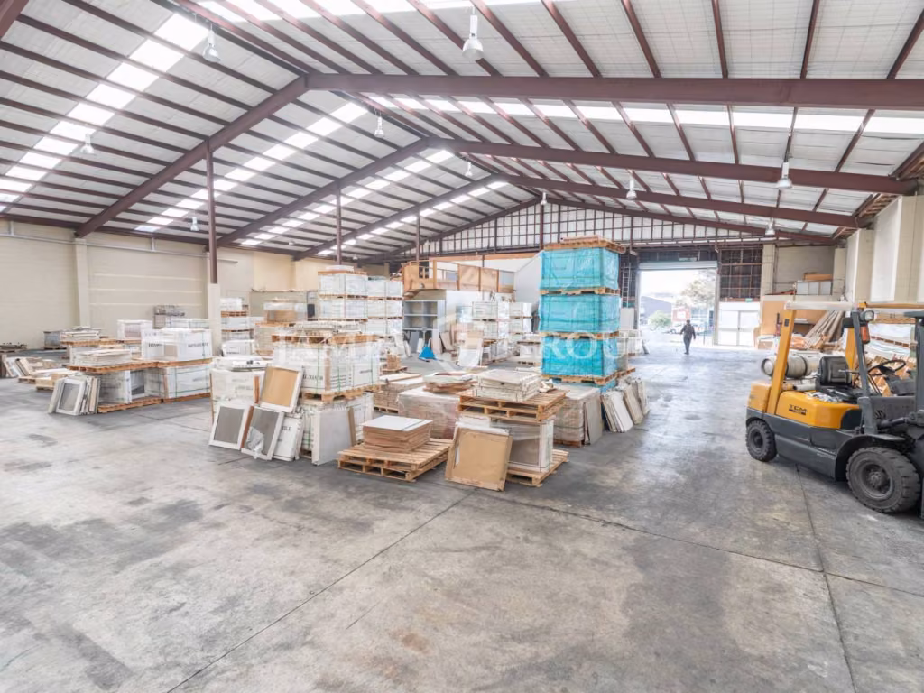 1,080m² Building | 725m² Yard | Mpi Approved