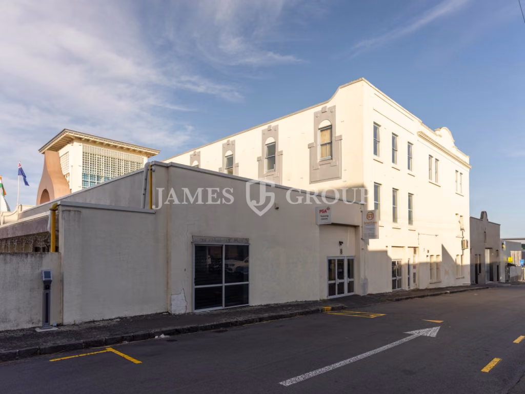 Prime 268m² Office With Parking