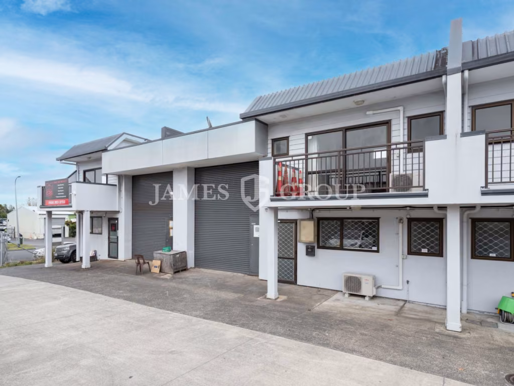 Tidy East Tamaki Unit For Sale | 208m²