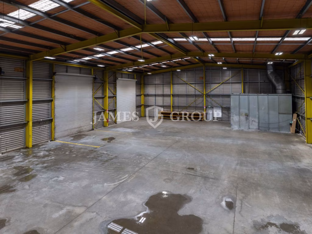 Yard Heavy Site With Workshop And Washbay – Rare!