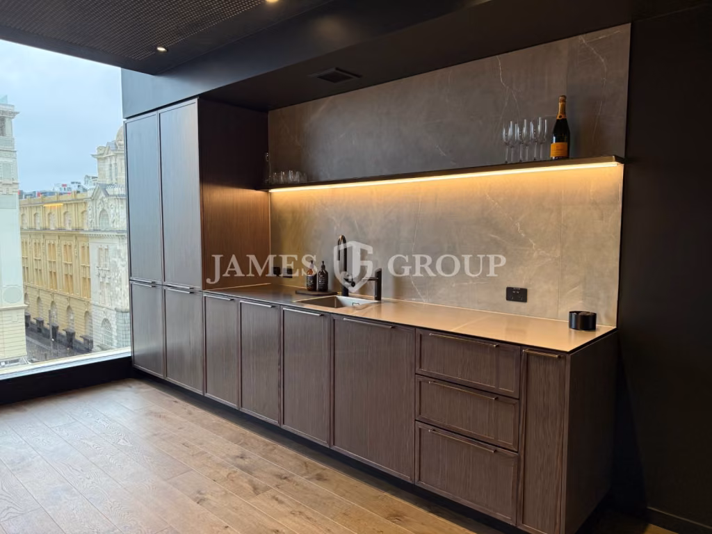 Ready-to-go Office With High Quality Fit-out