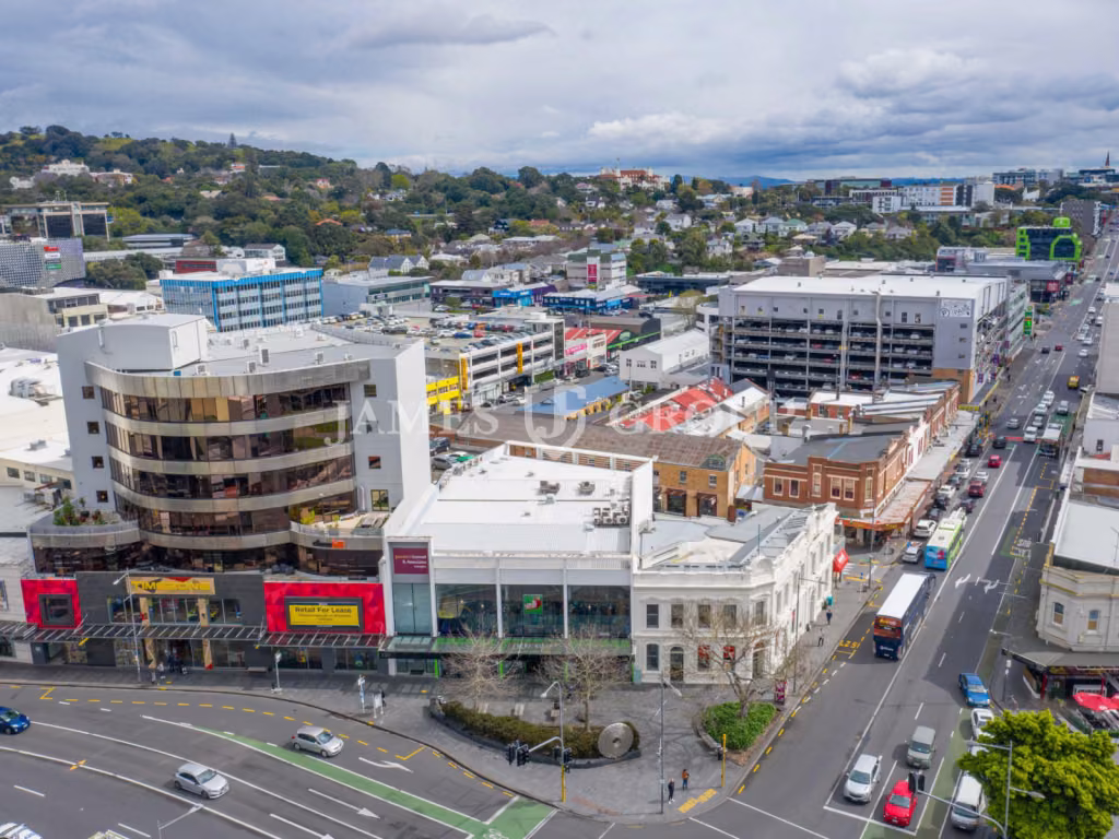 Functional Level 1 Office In Prime Newmarket Spot