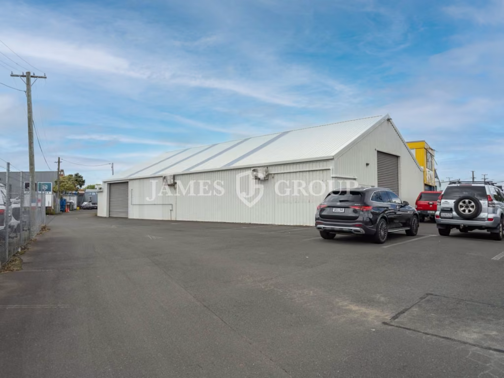 Functional 342m² Warehouse | Saint Johns