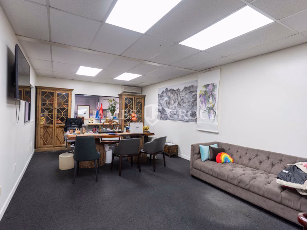 Central Park Drive | Showroom + Parking