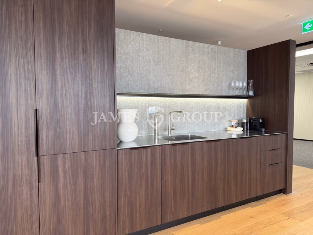 Level 10 Office With Full Fit-out – Commercial Bay