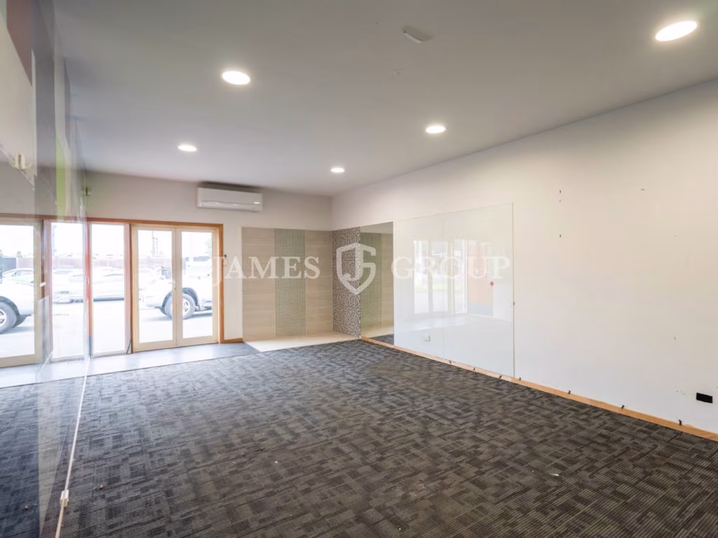 Functional 342m² Warehouse | Saint Johns