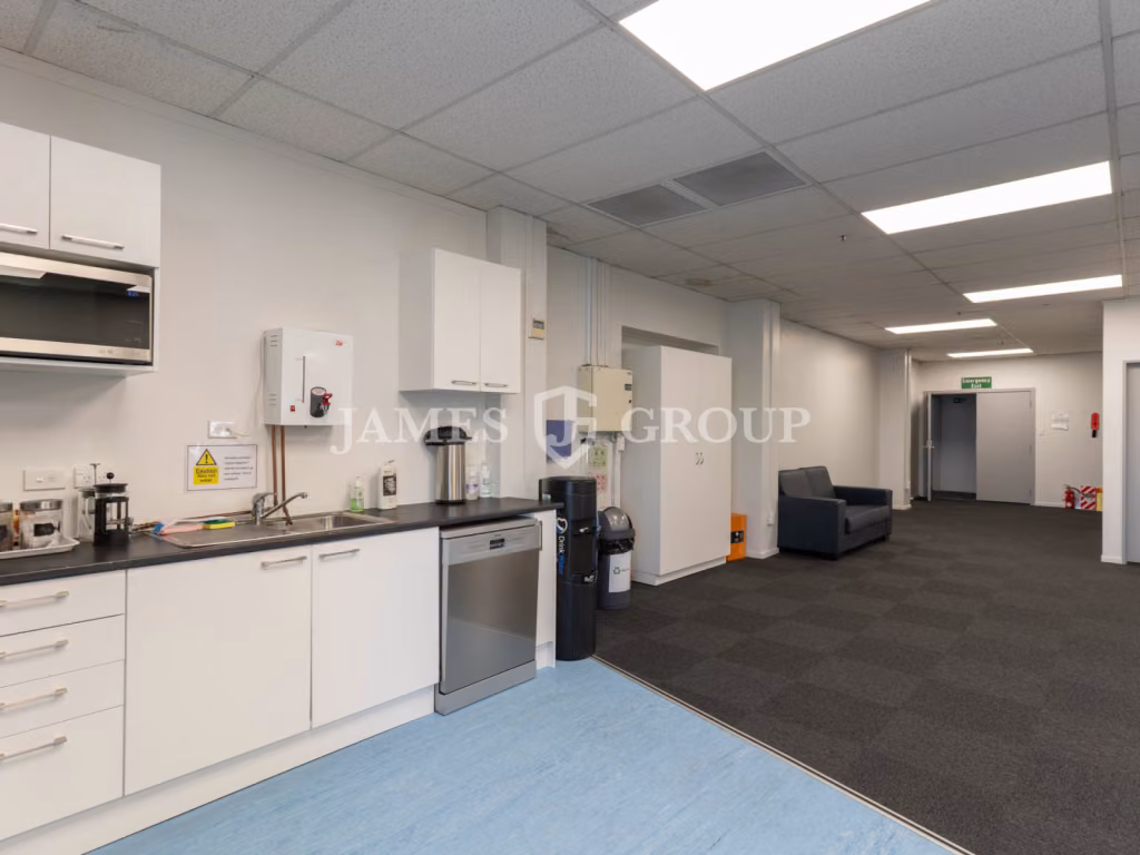 Prime 268m² Office With Parking