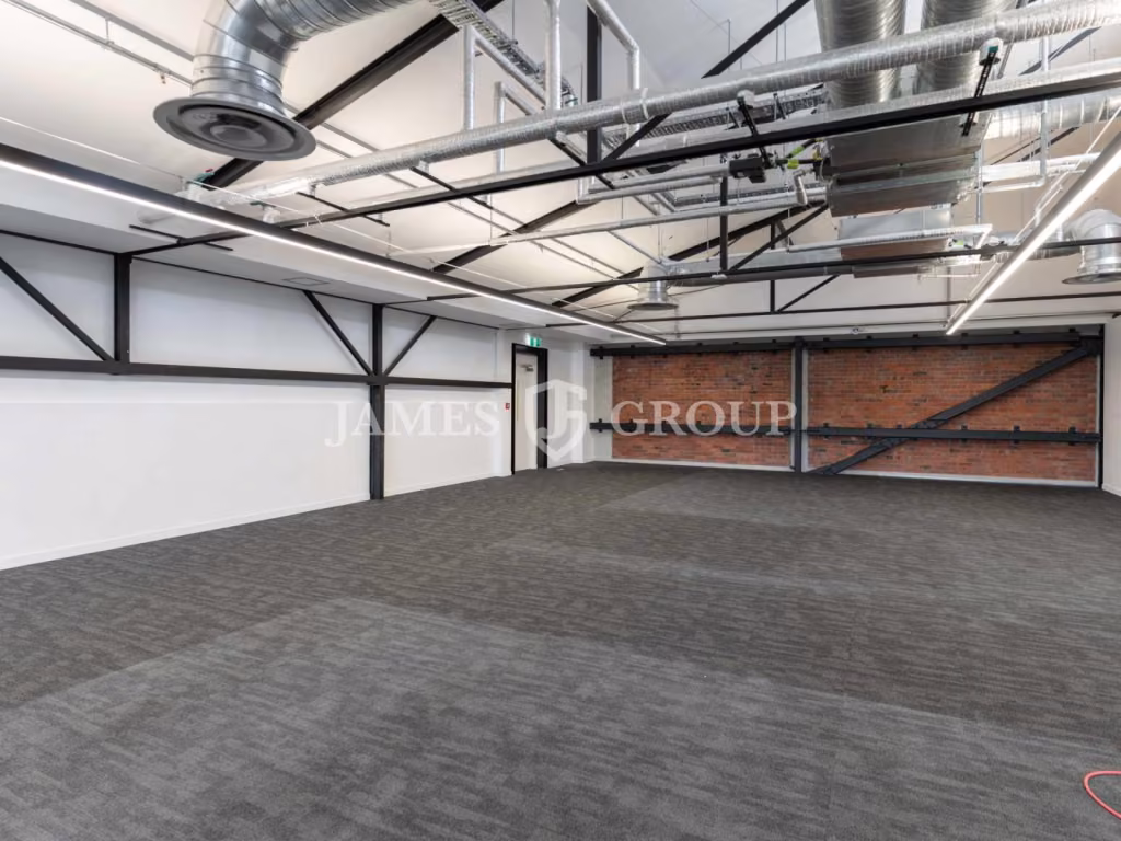 Recently Refurbished Greenlane Character Office