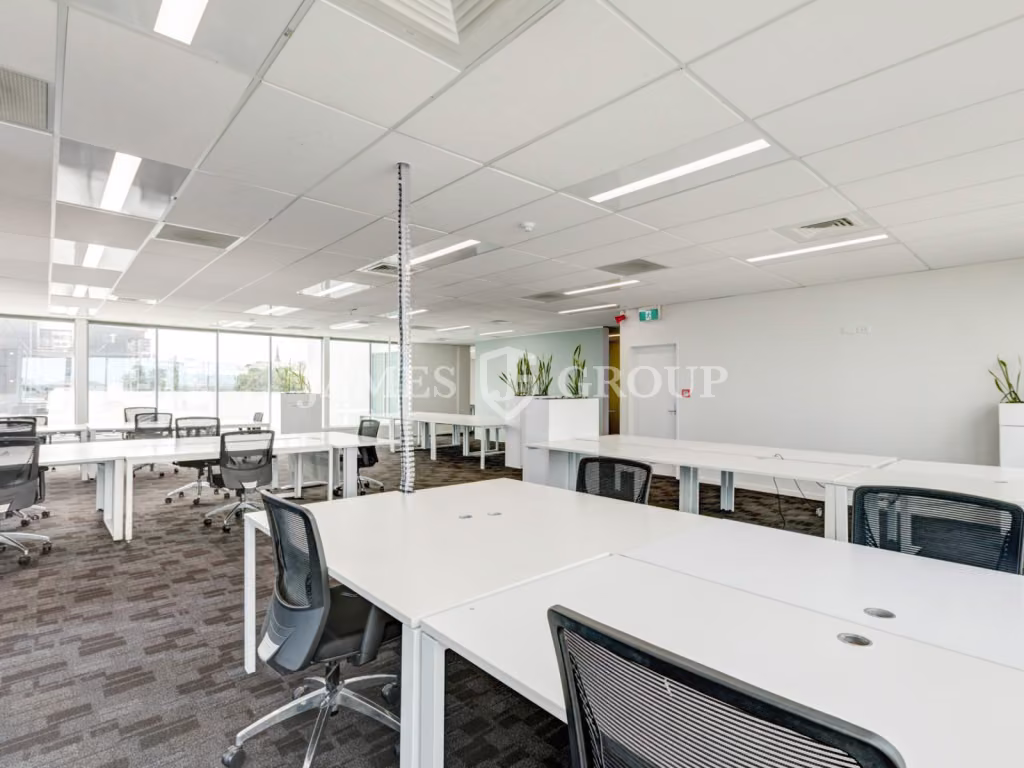 648m² Office With Fit-out & Easy Access