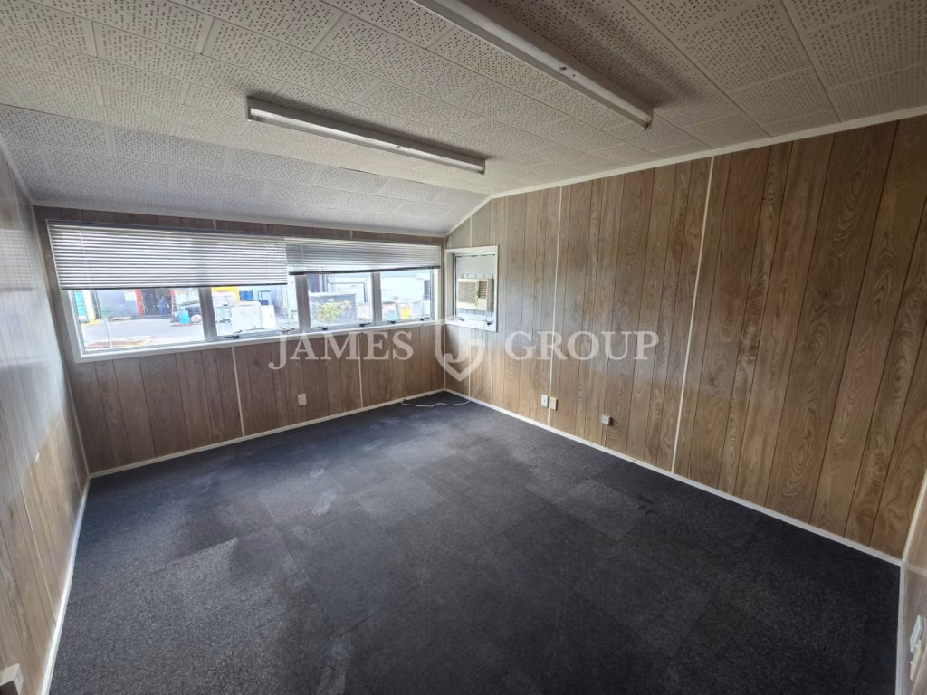 Secure 142m² Industrial Unit In East Tamaki