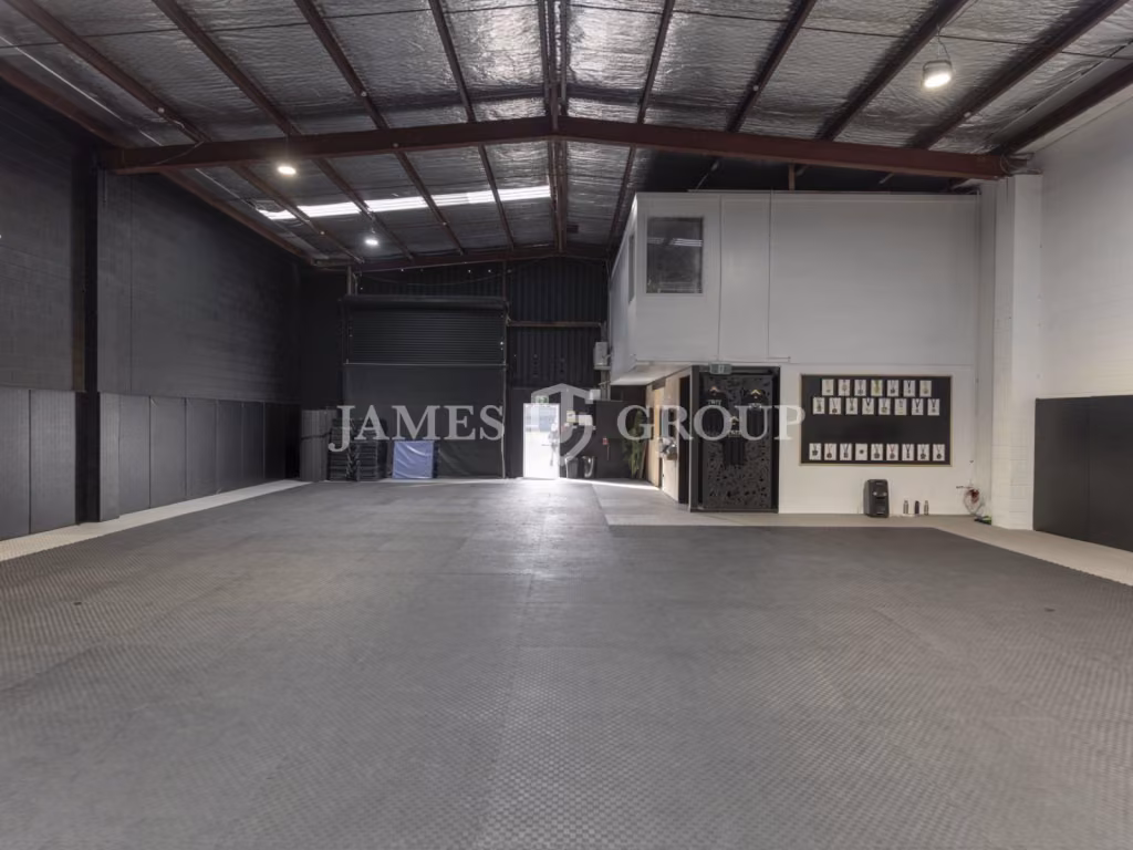 Superb Industrial & Functional Yard Space