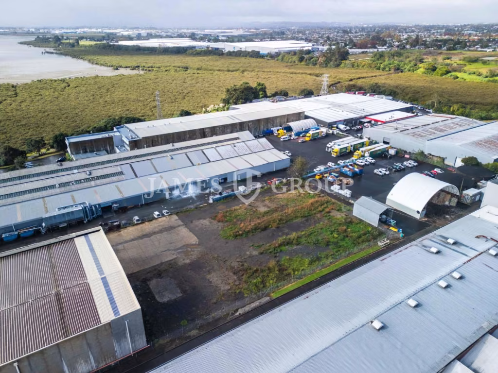 Locked & Loaded: Secure Yard In Mangere Bridge