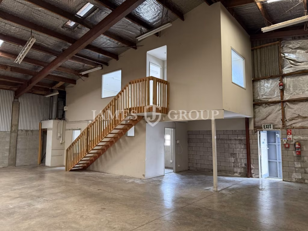 Affordable Warehouse + Minimal Office | 650m²