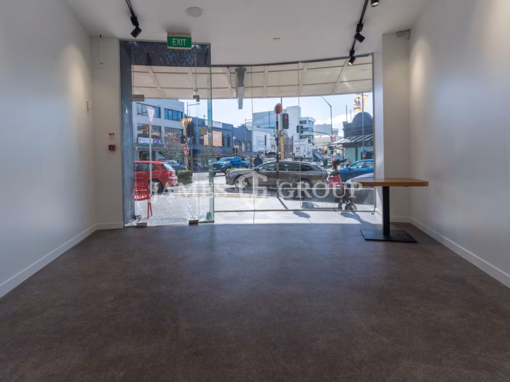 High Profile Newmarket Corner Retail | 41m²