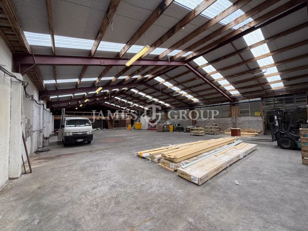 Rosebank Warehouse & Yard | Prime Motorway Access