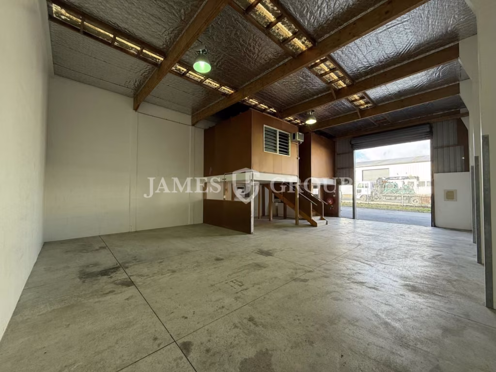370sqm Industrial Unit – Minimal Office
