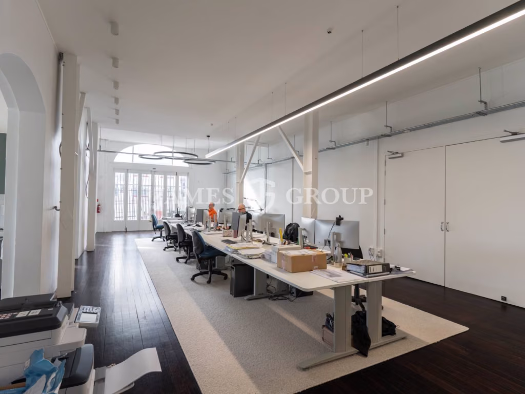 Prime Ground Floor Office With Character In Newton