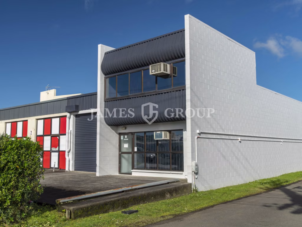 224m² Tidy Road Front Industrial | Henderson