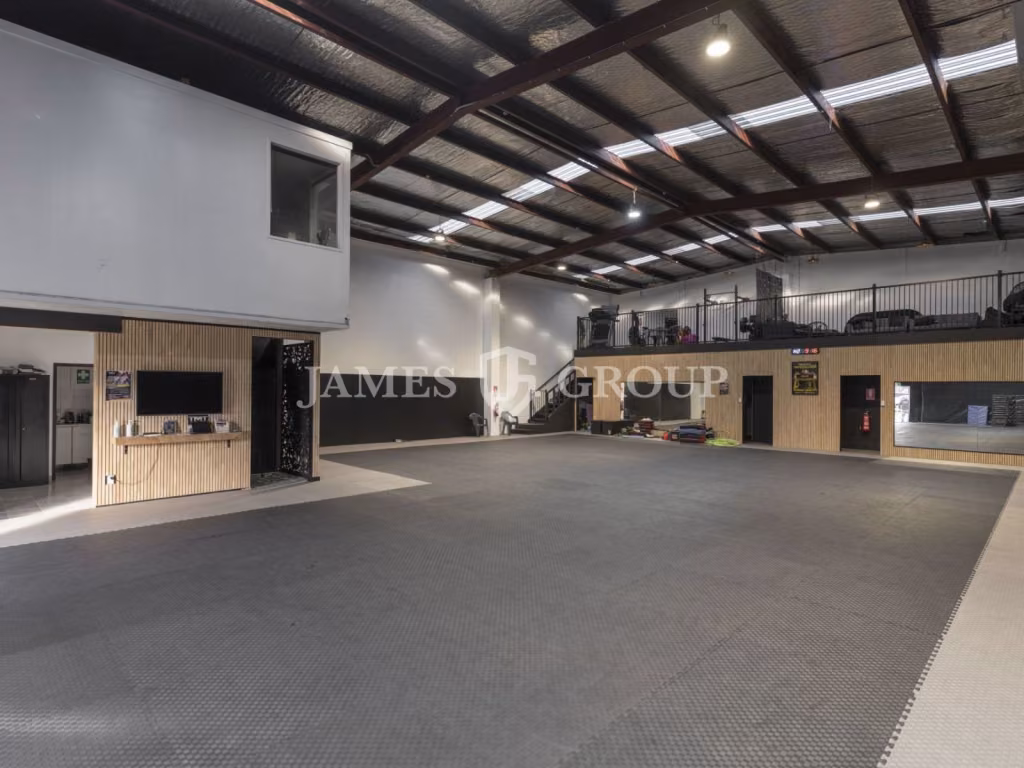 Superb Industrial & Functional Yard Space