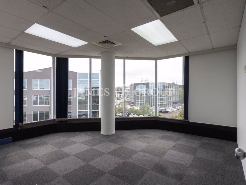 Top Floor Partitioned Office With Natural Light