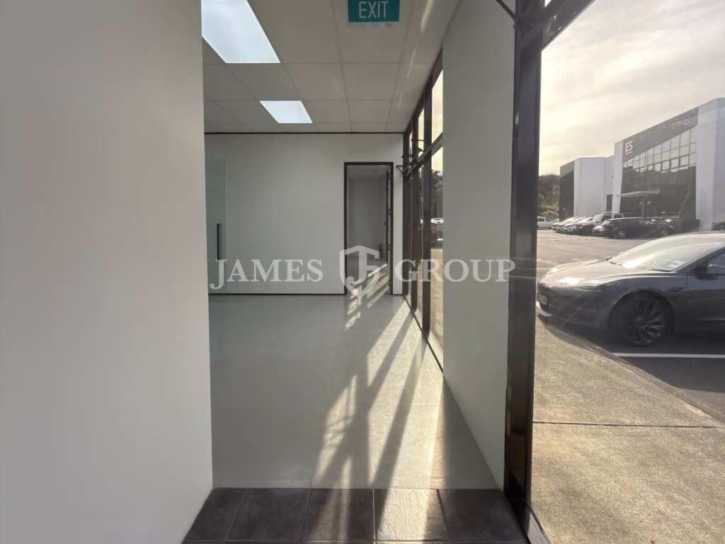 Refurbished & Ready | 590m² Penrose Unit