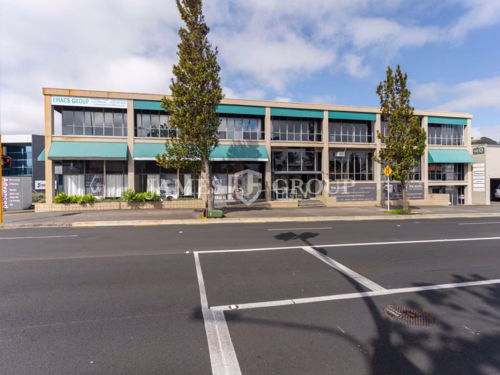 High-profile Office 150m² With Natural Light