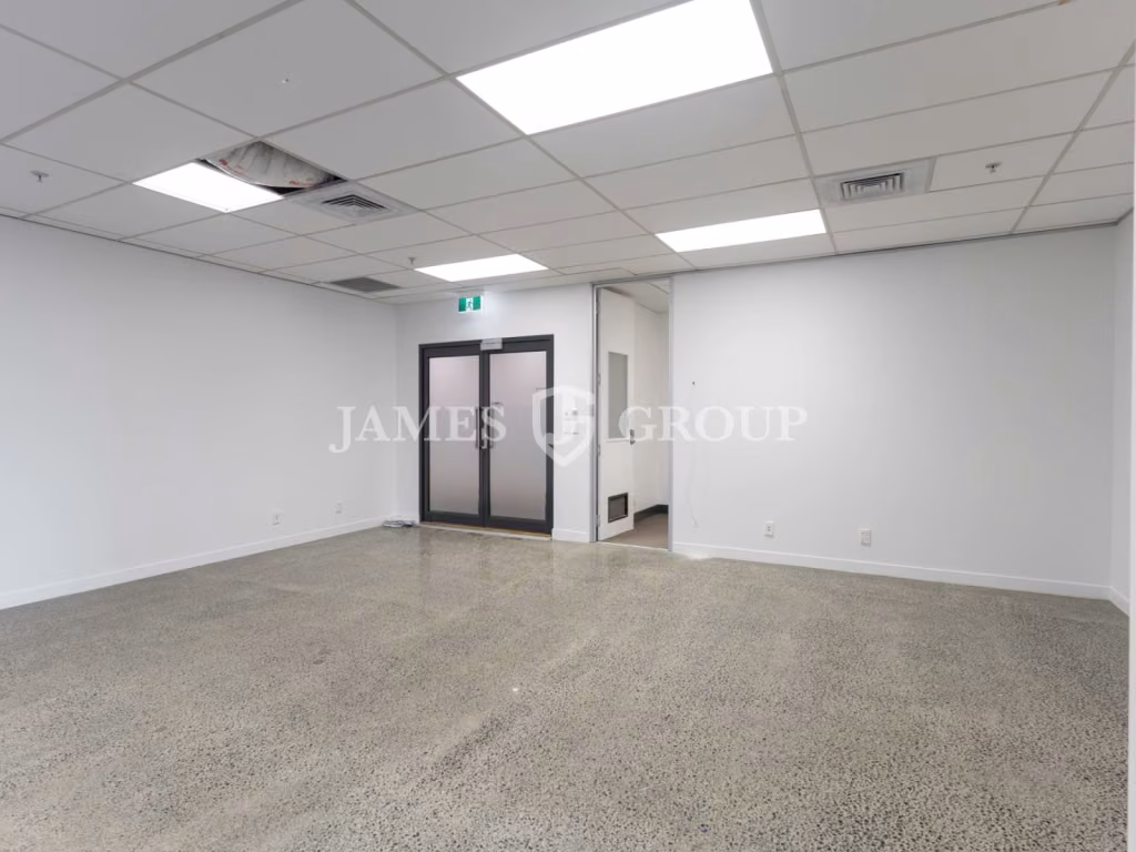 High-quality Office With Excellent Natural Light