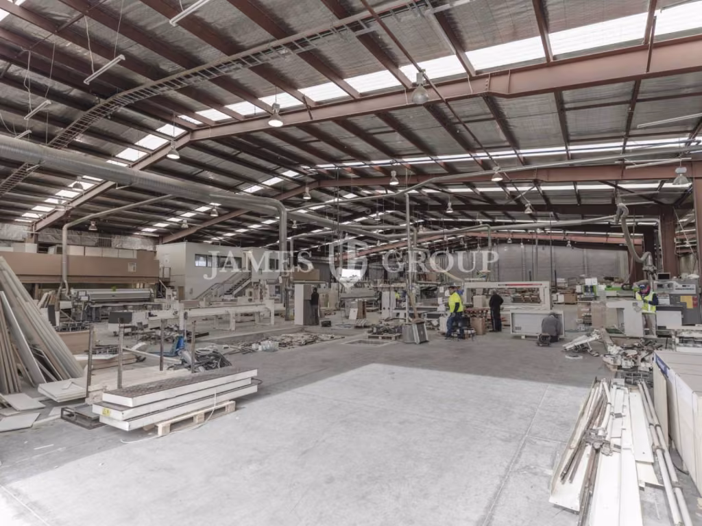 Premium Corner Site Warehouse + Large Secure Yard
