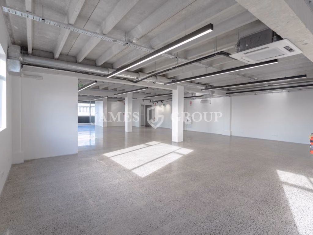 Light-filled Character Space With Ocean Outlook