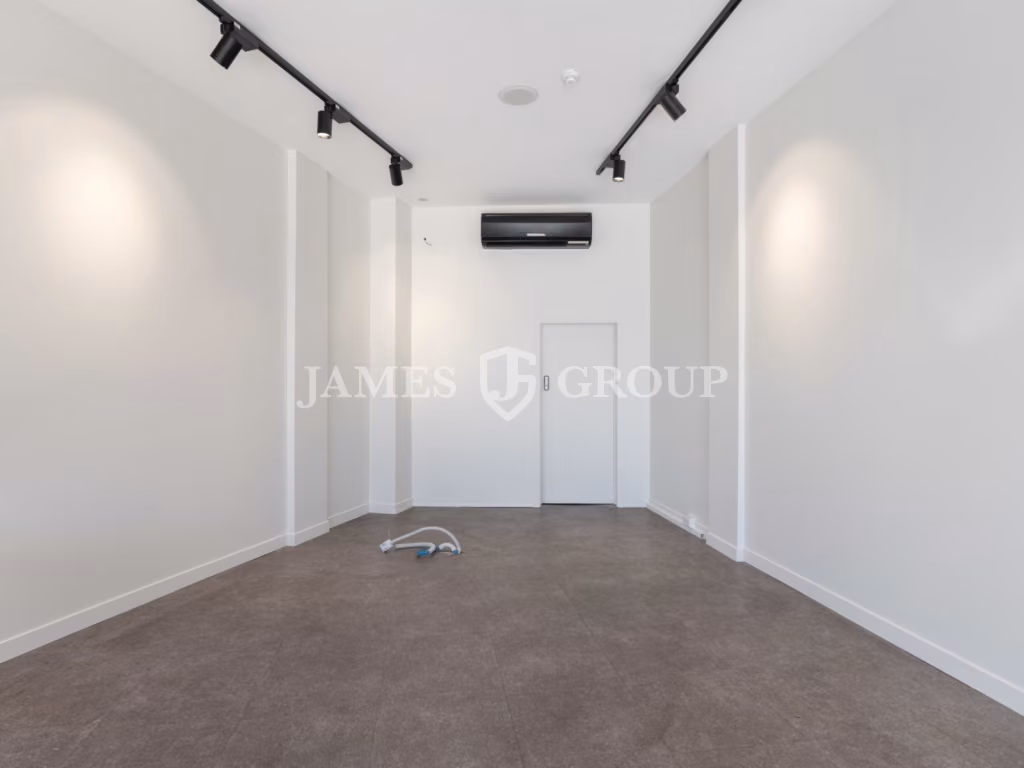 High Profile Newmarket Corner Retail | 41m²