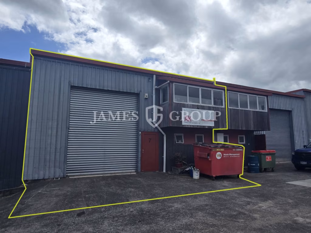 Tidy 142m² Warehouse In Fully Gated Complex