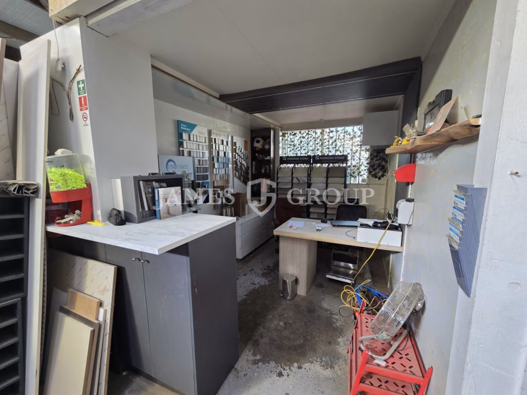 Prime Harris Road Location – 210m² Industrial Unit
