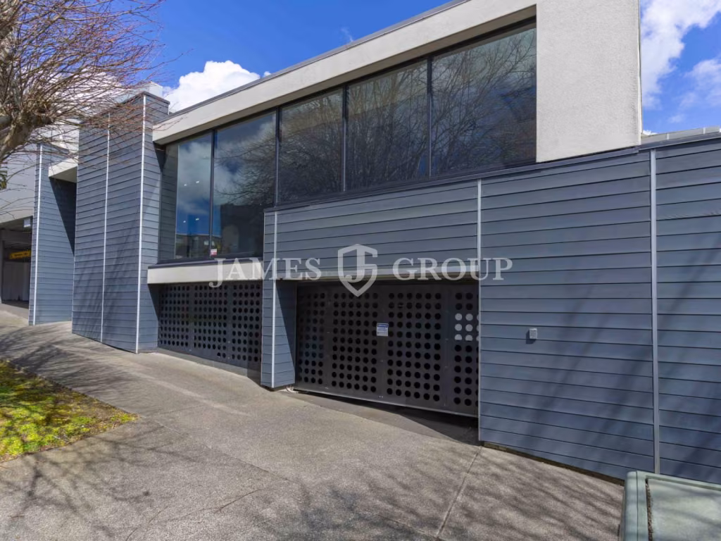 Standalone Epsom Office Ample Car Parking