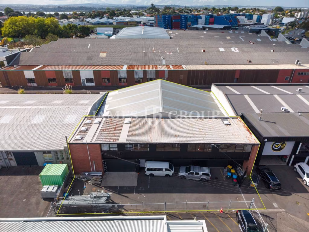 756m² Warehouse | 216m² Office | St Johns