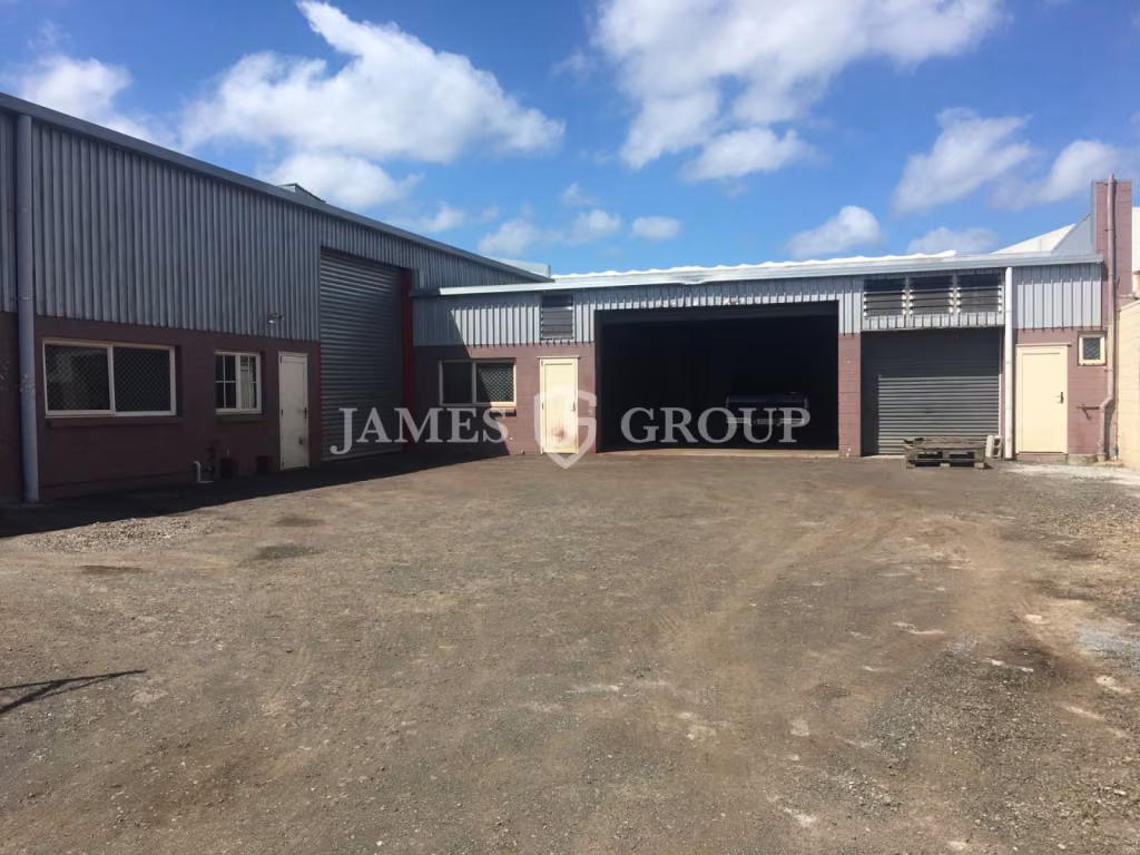 575m² Henderson Warehouse + Gated Yard