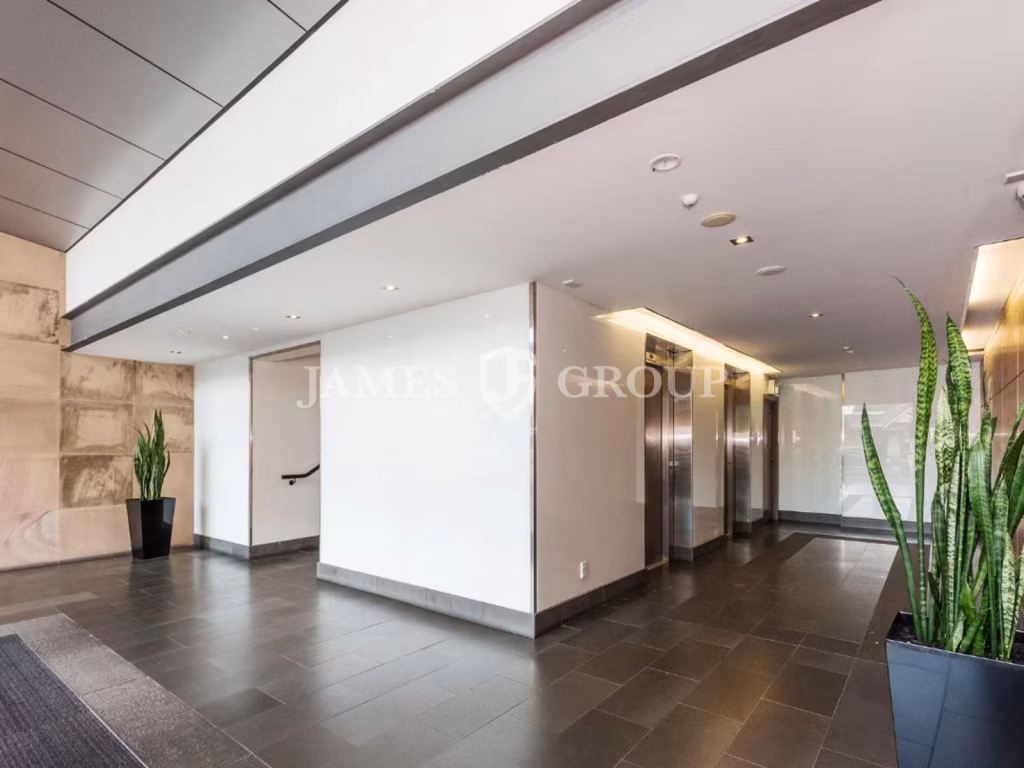 Prominent Location | 266sqm Greenlane Office