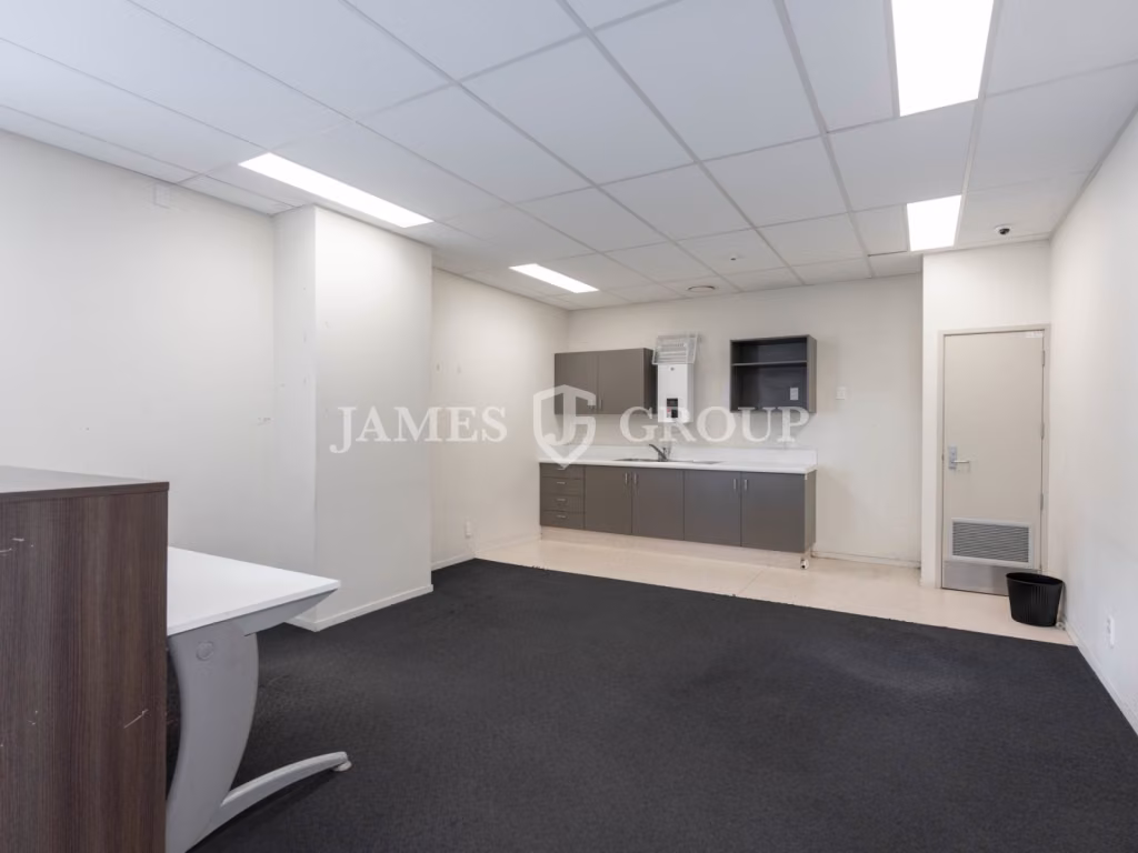 Affordable 1,441sqm Rosebank Warehouse + Canopy