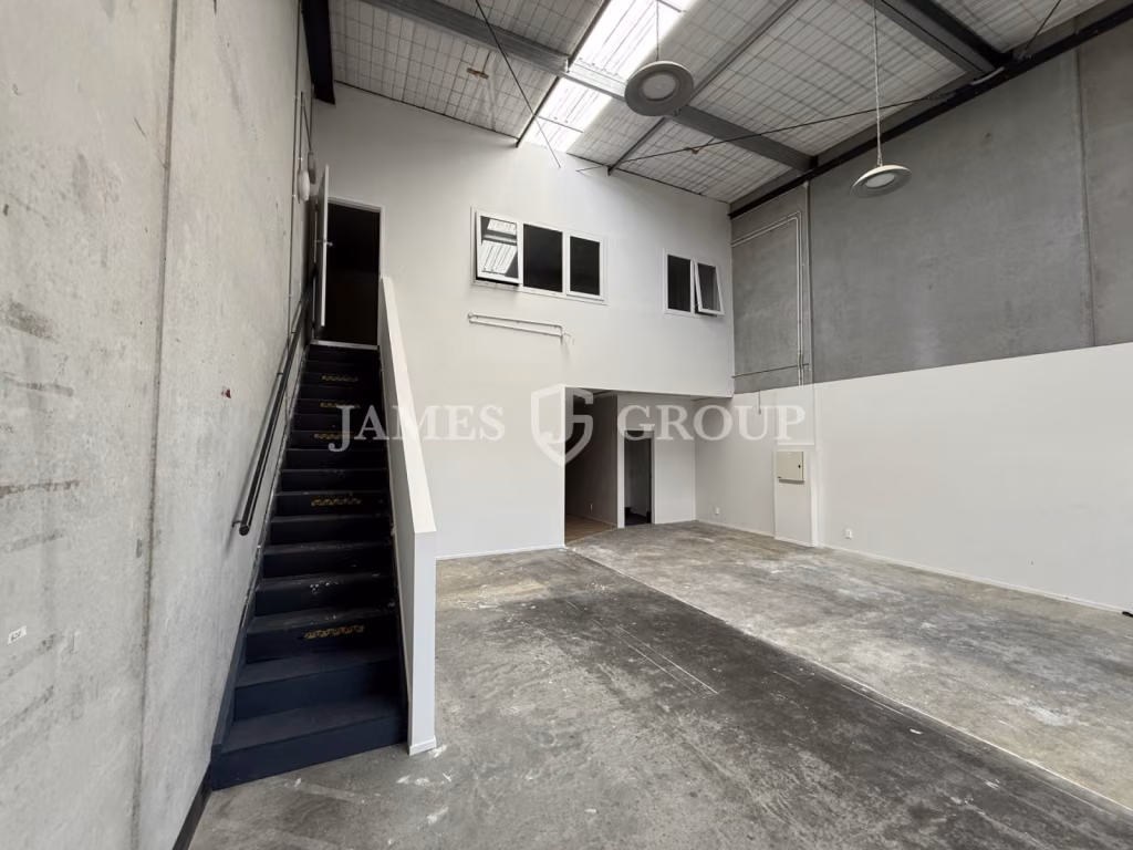 Modern Secure Industrial Unit – 164m²