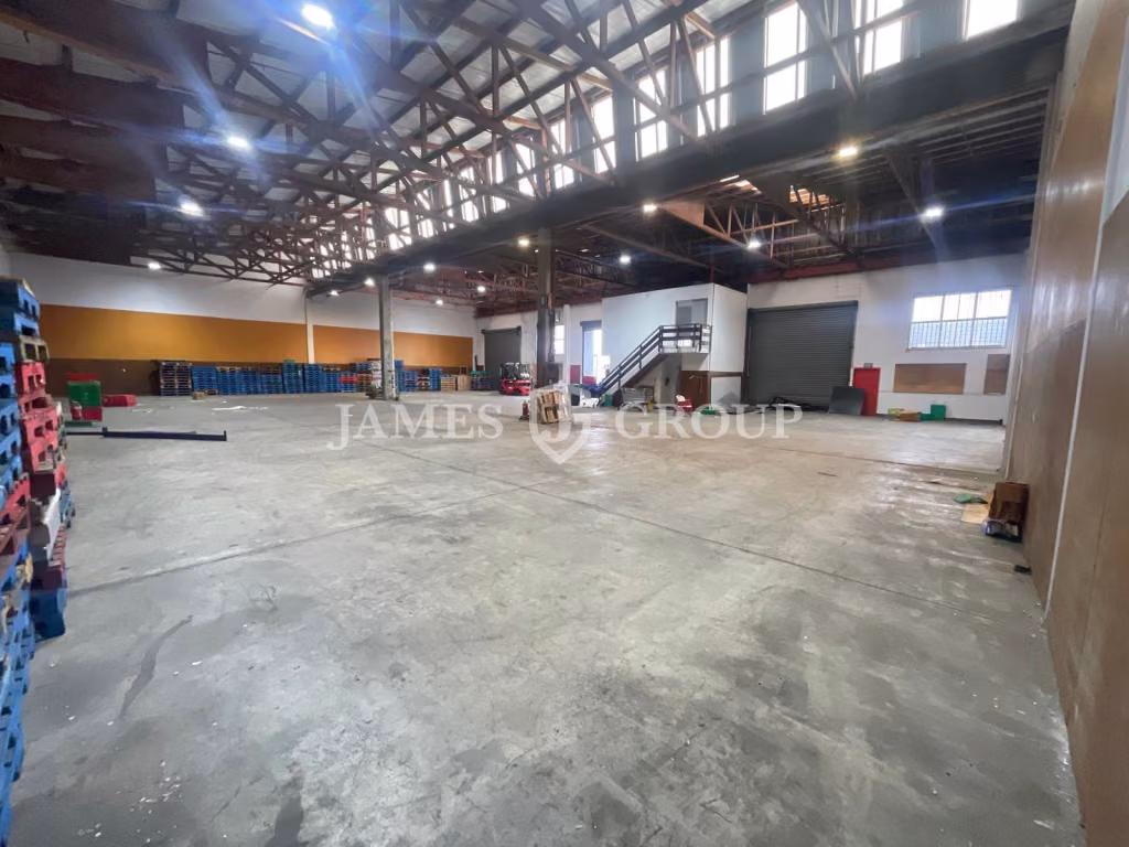 800m² High Stud Warehouse | 3 X Roller Doors