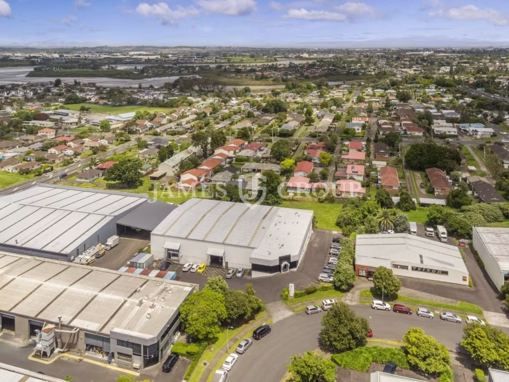 2,013m² Functional Mt Wellington Facility
