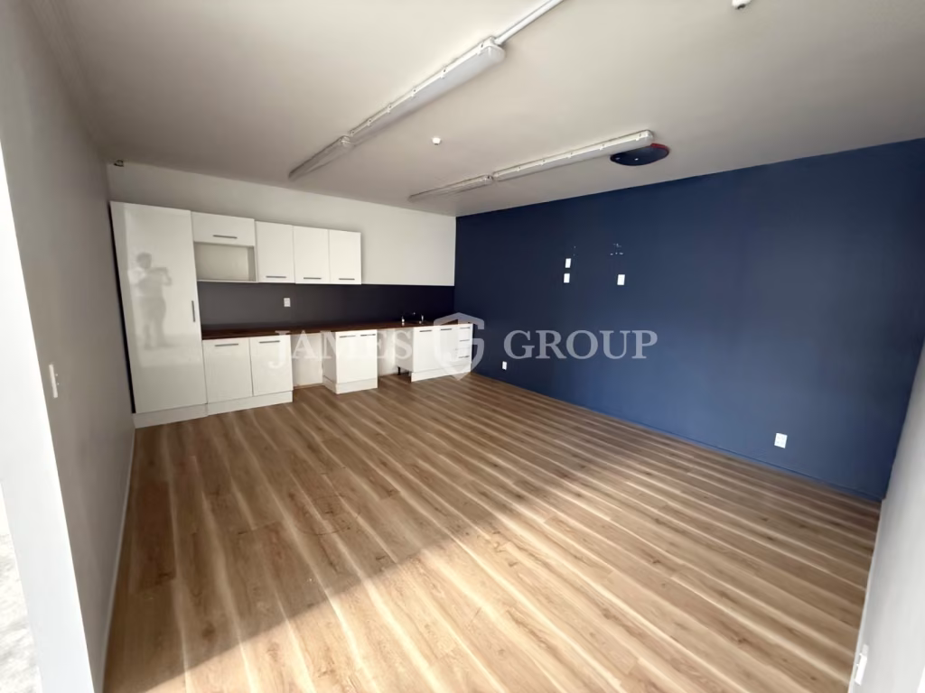 Modern Secure Industrial Unit – 164m²