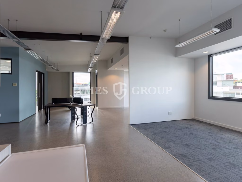 Polished Grafton Office